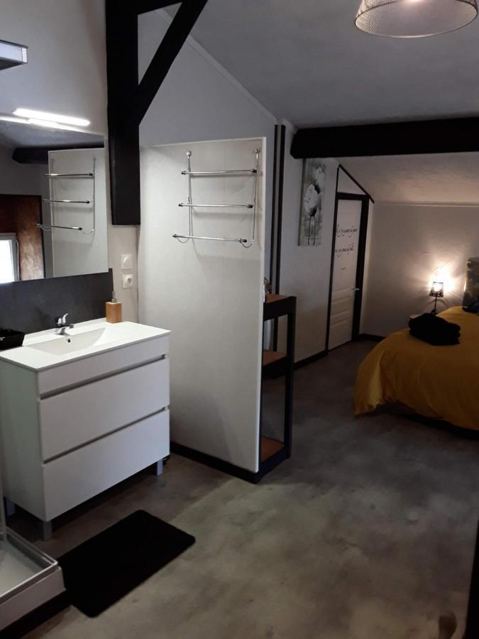 La Chambre D'A Cote Doulezon 外观 照片