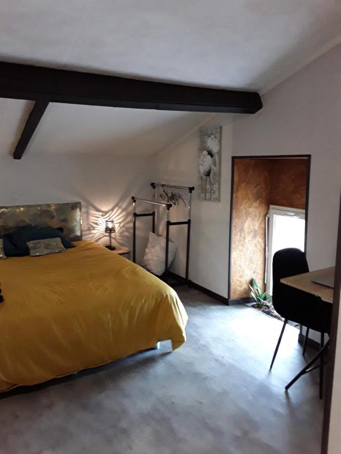 La Chambre D'A Cote Doulezon 外观 照片